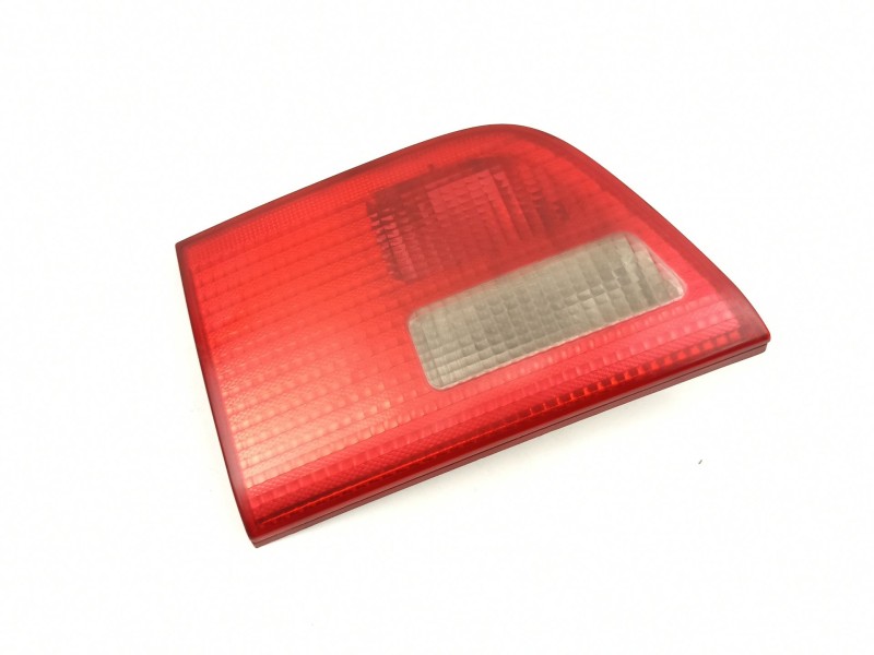 Recambio de piloto porton derecho para bmw x5 (e53) 3.0 d referencia OEM IAM 63218409012  8409012