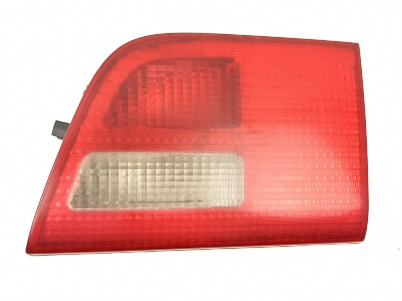 Recambio de piloto porton izquierdo para bmw x5 (e53) 3.0 d referencia OEM IAM 63218409011  8409011