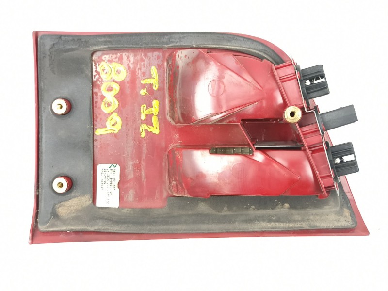 Recambio de piloto porton izquierdo para bmw x5 (e53) 3.0 d referencia OEM IAM 63218409011  8409011