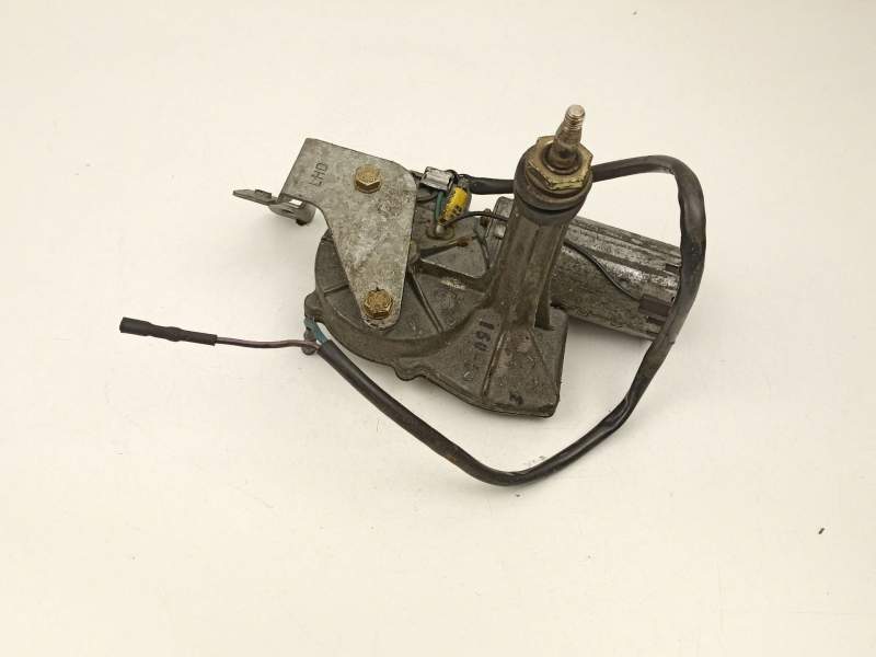 Recambio de motor limpia trasero para opel kadett 1.8 g referencia OEM IAM 90242020  