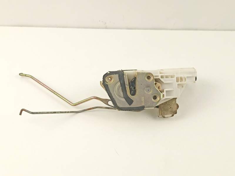 Recambio de cerradura puerta delantera izquierda para mitsubishi montero 3.2 did referencia OEM IAM MR512235  