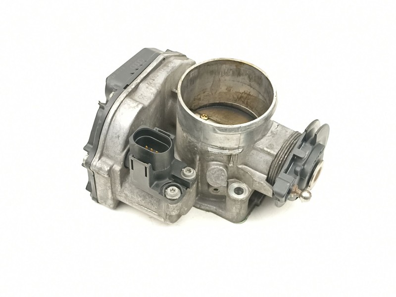 Recambio de caja mariposa para audi a4 avant (b5) 1.8 20v turbo referencia OEM IAM 058133063M  