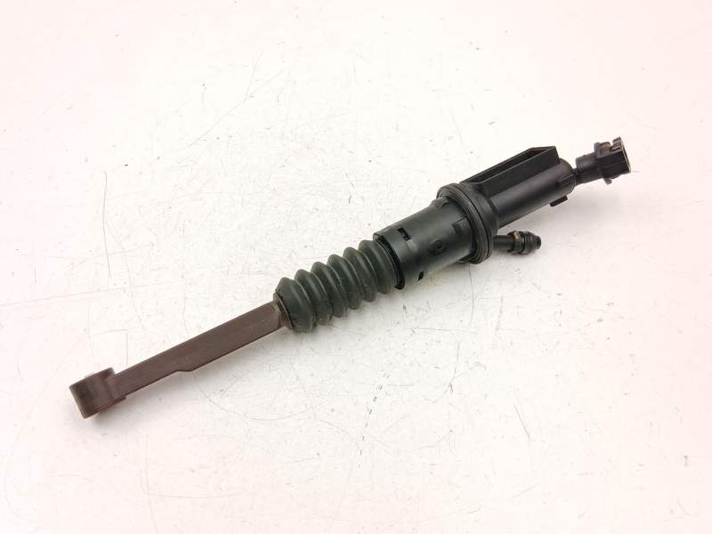 Recambio de bomba embrague para peugeot 5008 (0u_, 0e_) 1.6 hdi referencia OEM IAM 9672937580  