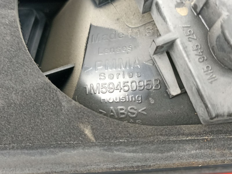 Recambio de piloto trasero izquierdo para seat toledo ii (1m2) 1.9 tdi referencia OEM IAM 1M5945095B  