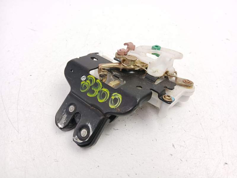 Recambio de cerradura maletero / porton para mazda 6 sedán (gg) 2.0 (ggep) referencia OEM IAM G22C56820A  