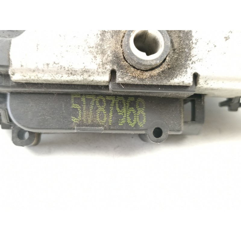 Recambio de cerradura puerta delantera derecha para fiat croma 1.9 jtd -939a1000 5p referencia OEM IAM 51787968  