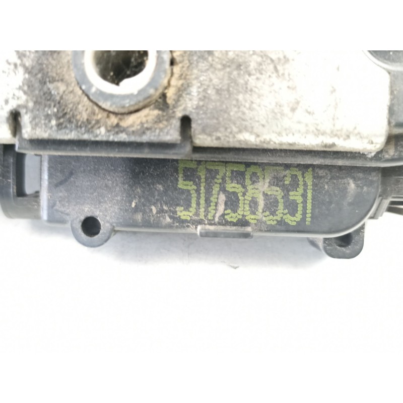 Recambio de cerradura puerta delantera izquierda para fiat croma 1.9 jtd -939a1000 5p referencia OEM IAM 51758531  