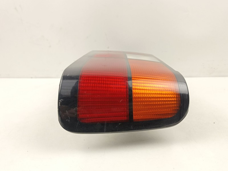 Recambio de piloto trasero derecho para volvo 440 1.7 g referencia OEM IAM 3454331  