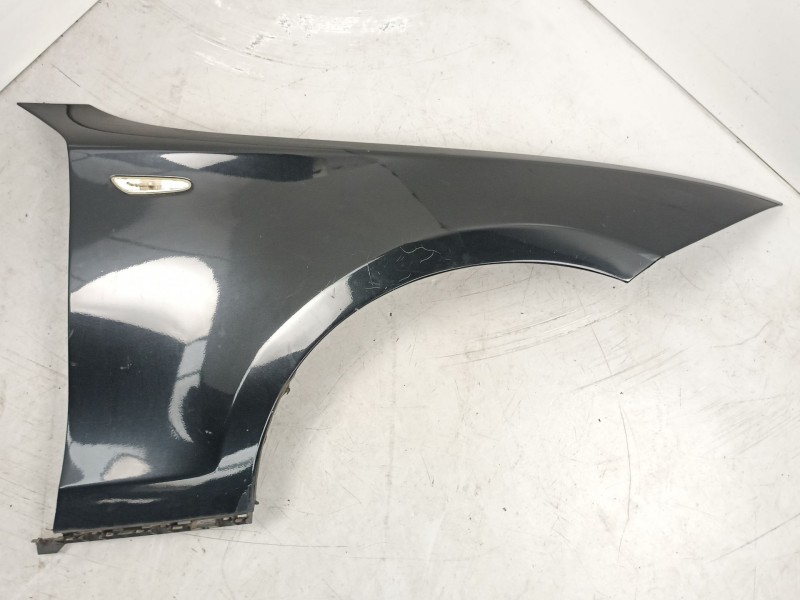 Recambio de aleta delantera derecha para bmw 120 2.0 td referencia OEM IAM 41357133228  