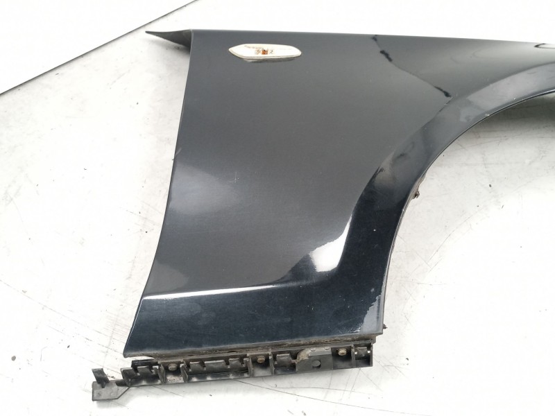 Recambio de aleta delantera derecha para bmw 120 2.0 td referencia OEM IAM 41357133228  