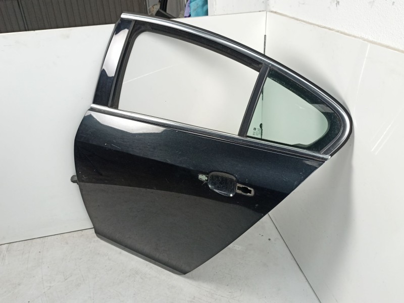 Recambio de puerta trasera izquierda para opel insignia a (g09) 2.0 cdti (68) referencia OEM IAM 22796347  
