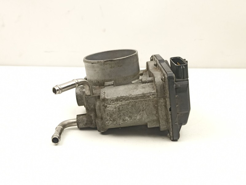 Recambio de caja mariposa para toyota avensis (_t25_) 1.8 (zzt251_) referencia OEM IAM 220300D010  