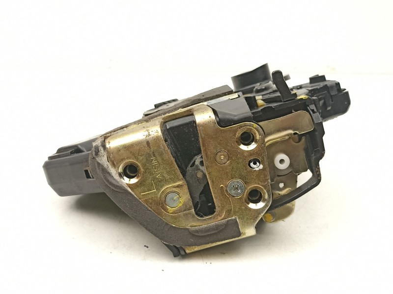 Recambio de cerradura puerta trasera izquierda para toyota avensis (_t25_) 1.8 (zzt251_) referencia OEM IAM 6906002101  