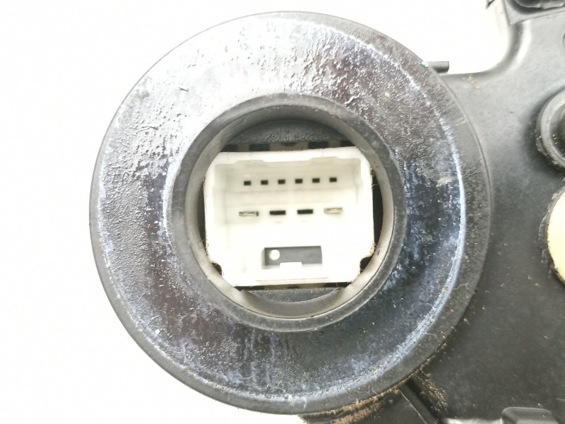 Recambio de cerradura puerta trasera izquierda para toyota avensis (_t25_) 1.8 (zzt251_) referencia OEM IAM 6906002101  