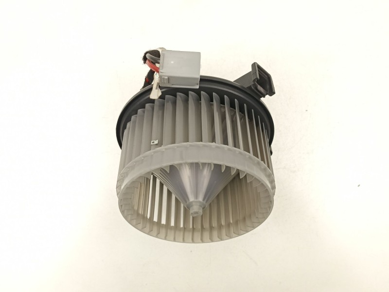 Recambio de motor calefaccion para opel insignia a (g09) 2.0 cdti (68) referencia OEM IAM 13263279  