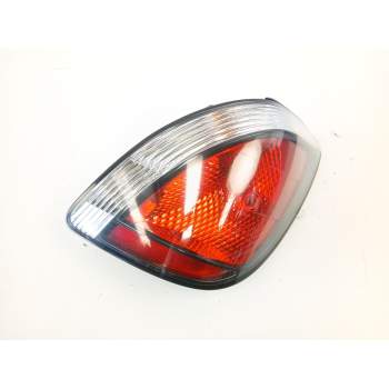 PILOTO TRASERO DERECHO 924021G210 924021G2