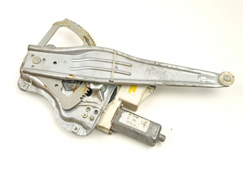 Recambio de elevalunas trasero derecho para toyota avensis (_t25_) 1.8 (zzt251_) referencia OEM IAM 6983005100  