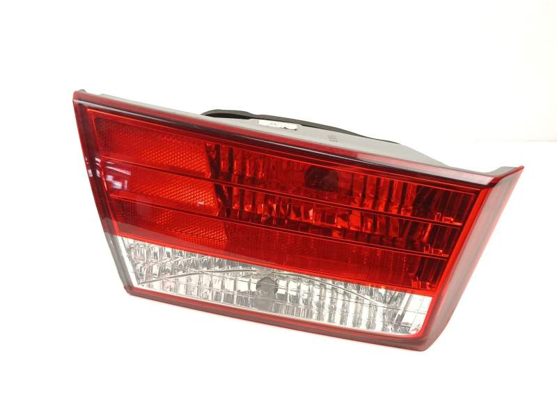 Recambio de piloto porton izquierdo para hyundai sonata v (nf) 2.0 crdi referencia OEM IAM 924033K020  