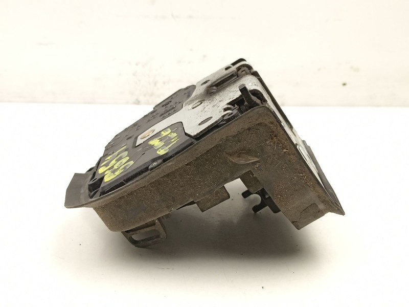 Recambio de cerradura puerta trasera izquierda para bmw x5 3.0 td referencia OEM IAM 8402601  