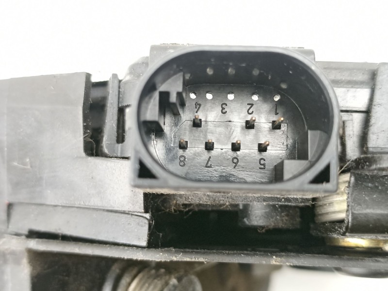 Recambio de cerradura puerta trasera izquierda para bmw x5 3.0 td referencia OEM IAM 8402601  