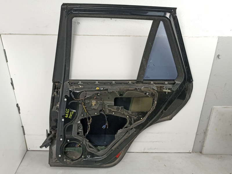Recambio de puerta trasera derecha para bmw x5 3.0 td referencia OEM IAM 41528256828  