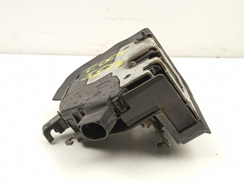 Recambio de cerradura puerta trasera derecha para bmw x5 3.0 td referencia OEM IAM 51228402602  