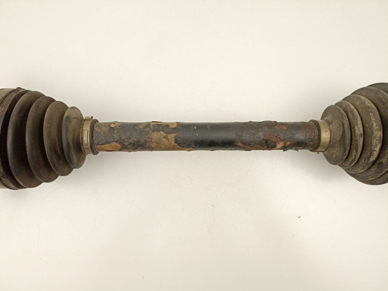 Recambio de transmision trasera derecha para nissan pathfinder 2.5 td referencia OEM IAM 39600EB310  