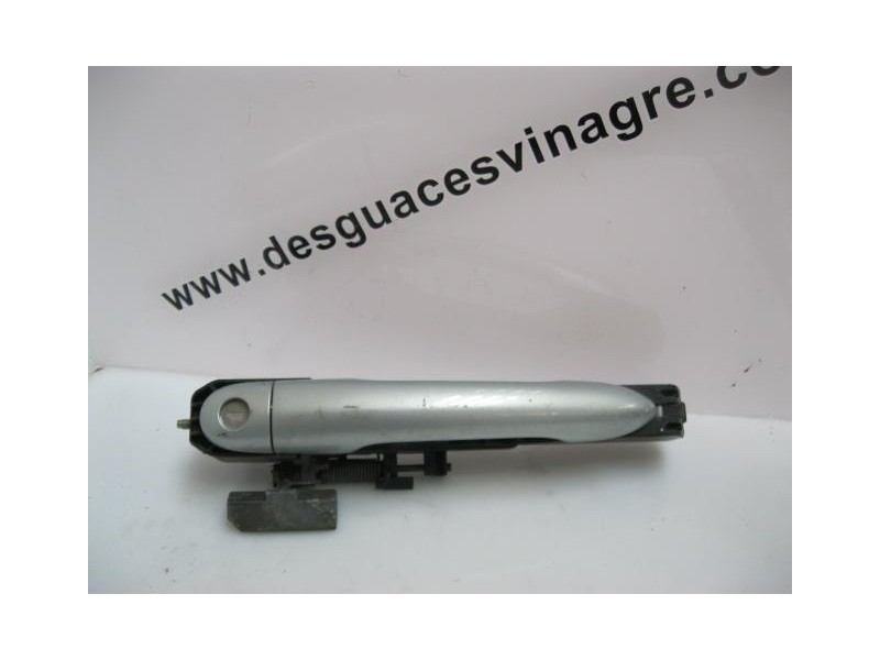 Recambio de manilla del. izda. : renault laguna : 1.9 d f9q c6 (119,68cv) 5p [2004] para renault laguna 1.9 d f9q  c6 referencia