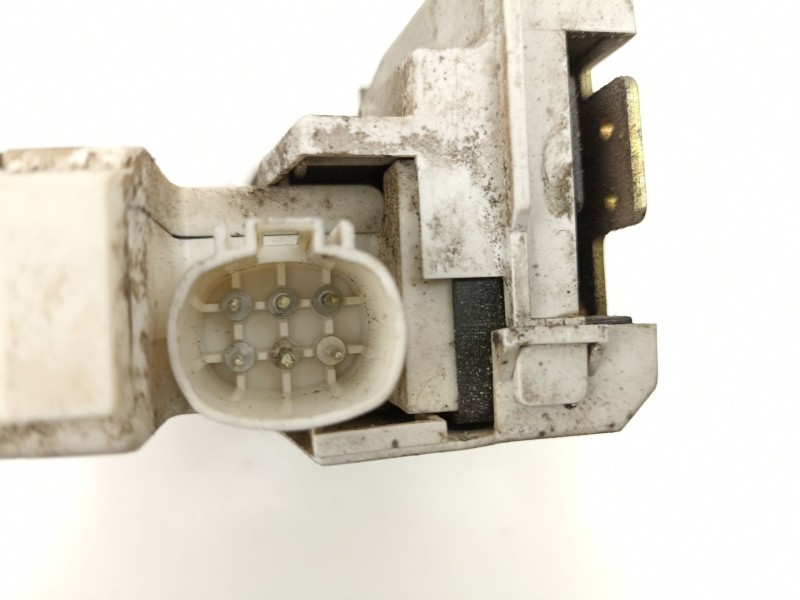 Recambio de cerradura puerta trasera izquierda para ford galaxy i (wgr) 1.9 tdi referencia OEM IAM YM21A26413AA  