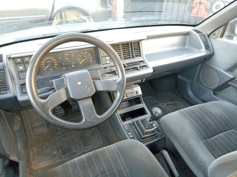 renault 21 ranchera familiar (k48_) del año 1989