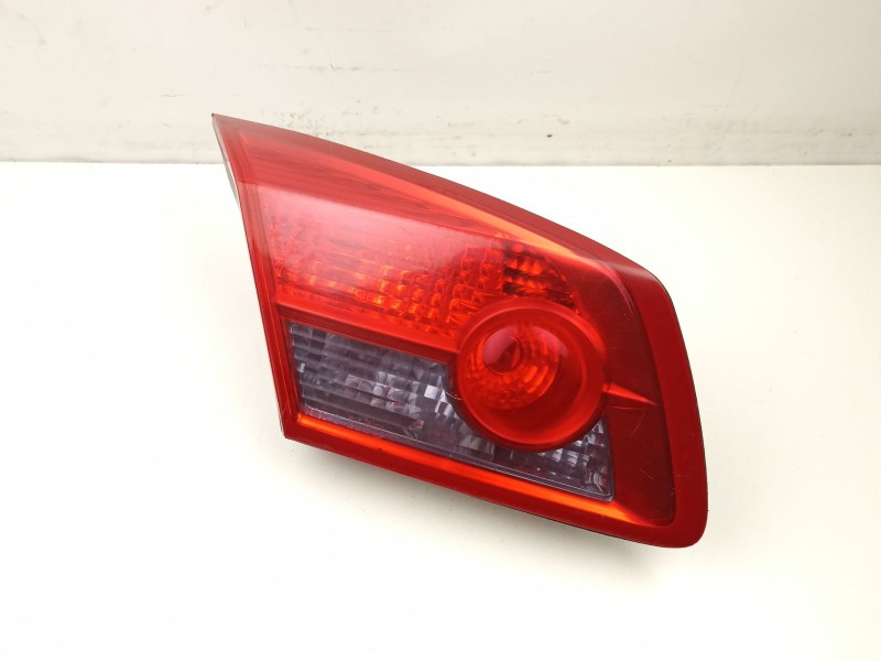 Recambio de piloto porton izquierdo para renault vel satis 2.2 d /g9t d7 referencia OEM IAM 8200014362  