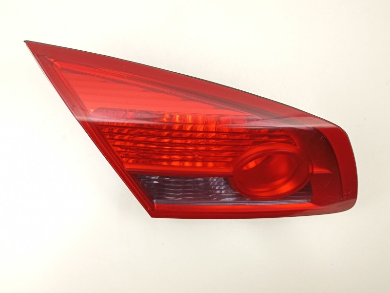 Recambio de piloto porton izquierdo para renault vel satis 2.2 d /g9t d7 referencia OEM IAM 8200014362  
