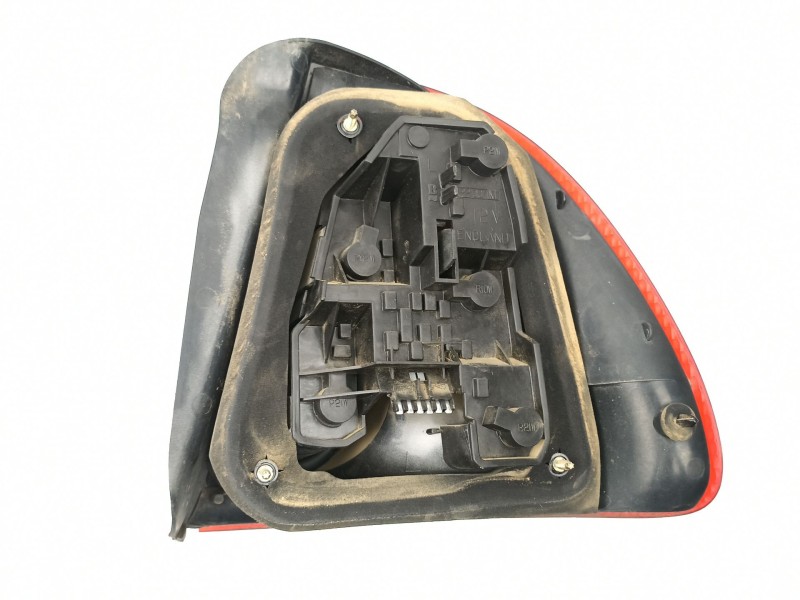 Recambio de piloto trasero izquierdo para rover 400 ii (rt) 414 si referencia OEM IAM XFB101010  