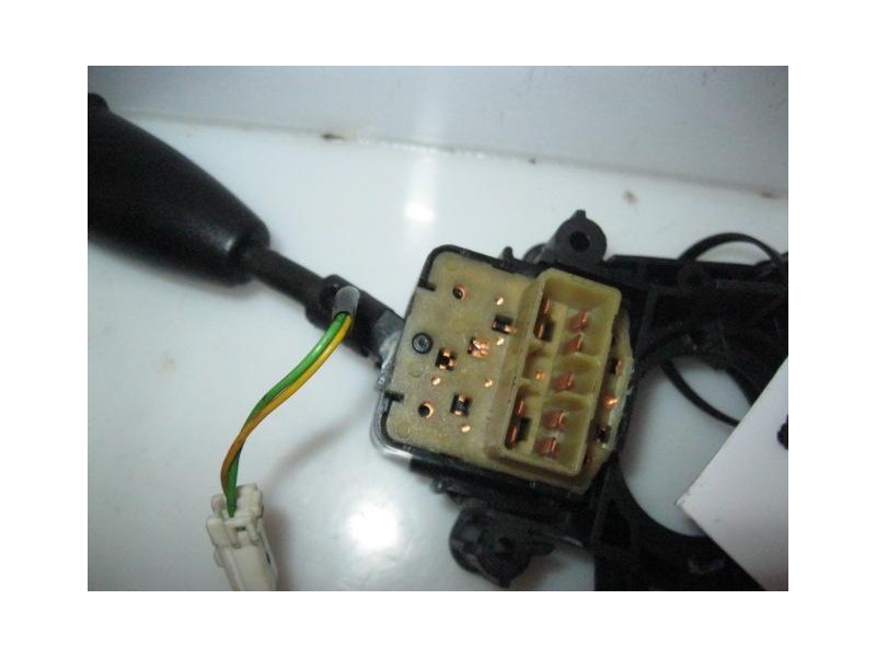 Recambio de mando luces y limpias : daewoo lanos : 1.5 g -a15sms (85,68cv) 3p [1998] para daewoo lanos 1.5 g -a15sms referencia 