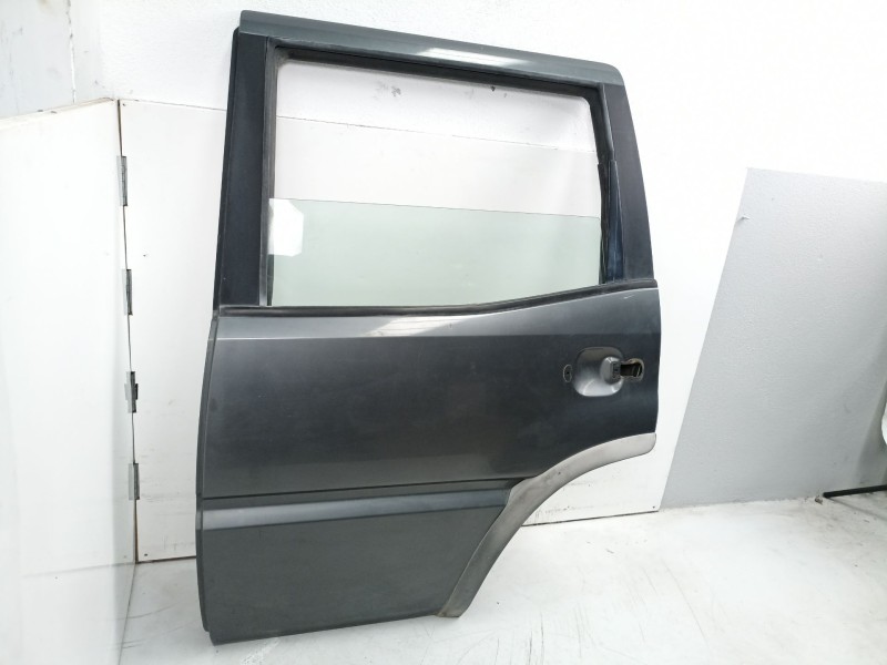 Recambio de puerta trasera izquierda para nissan terrano/terrano.ii (r20) aventura referencia OEM IAM 821017F631  