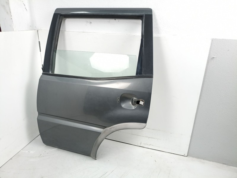 Recambio de puerta trasera izquierda para nissan terrano/terrano.ii (r20) aventura referencia OEM IAM 821017F631  