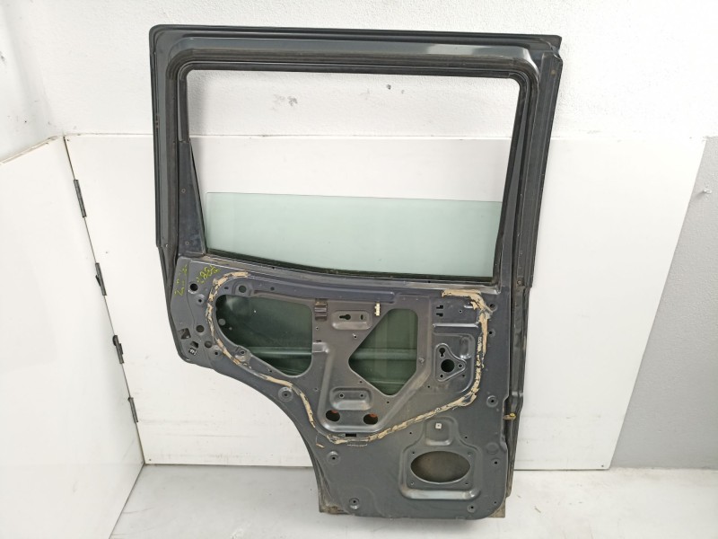 Recambio de puerta trasera izquierda para nissan terrano/terrano.ii (r20) aventura referencia OEM IAM 821017F631  