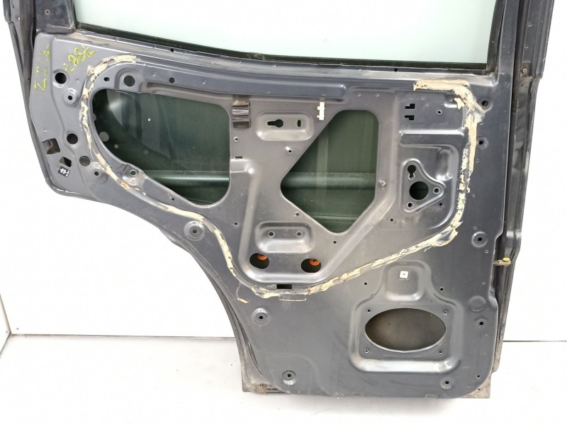 Recambio de puerta trasera izquierda para nissan terrano/terrano.ii (r20) aventura referencia OEM IAM 821017F631  