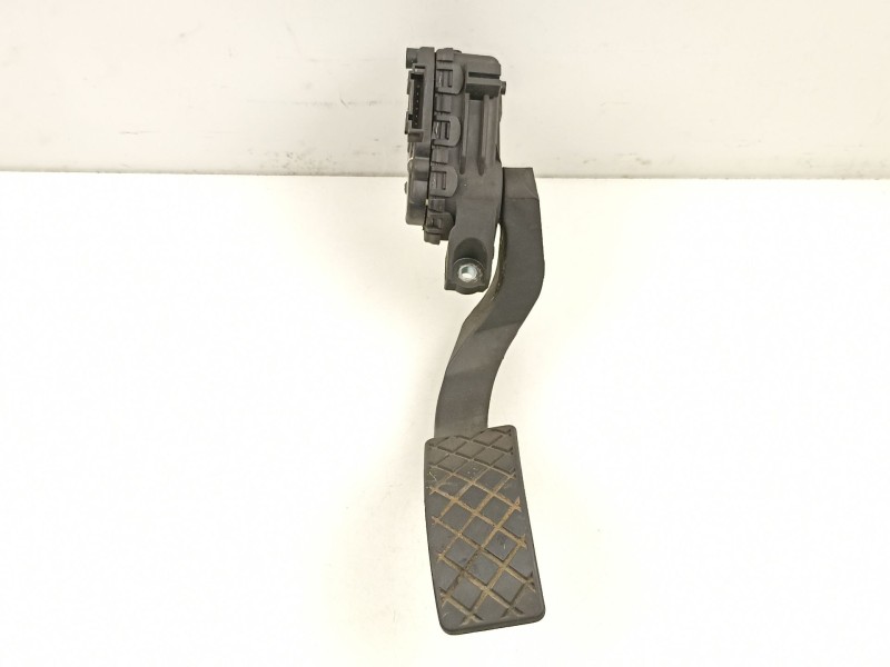 Recambio de potenciometro aceleracion para volkswagen passat b5.5 variant (3b6) 1.9 tdi referencia OEM IAM 8D1721523F 6PV0083760