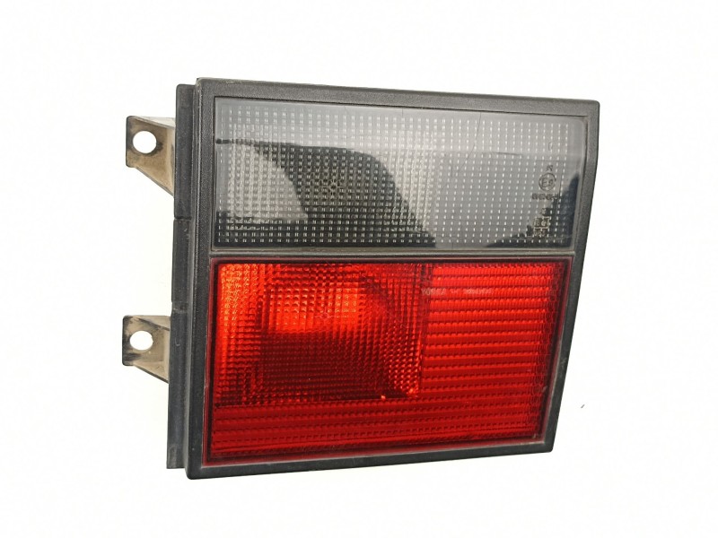 Recambio de piloto porton derecho para renault 21 sedán (l48_) 1.7 (l482) referencia OEM IAM 7701032021  