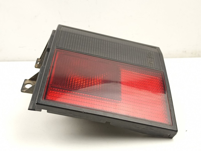 Recambio de piloto porton derecho para renault 21 sedán (l48_) 1.7 (l482) referencia OEM IAM 7701032021  