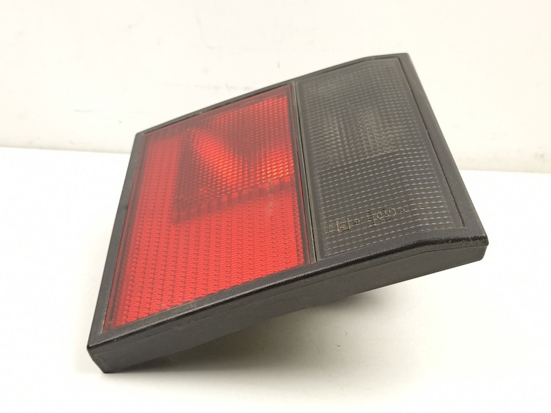 Recambio de piloto porton derecho para renault 21 sedán (l48_) 1.7 (l482) referencia OEM IAM 7701032021  