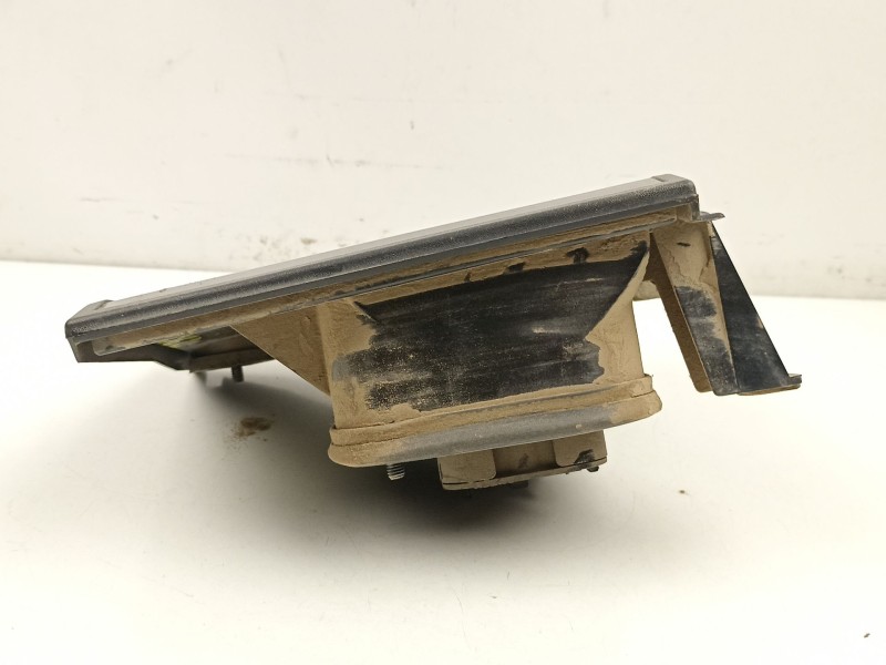 Recambio de piloto porton derecho para renault 21 sedán (l48_) 1.7 (l482) referencia OEM IAM 7701032021  