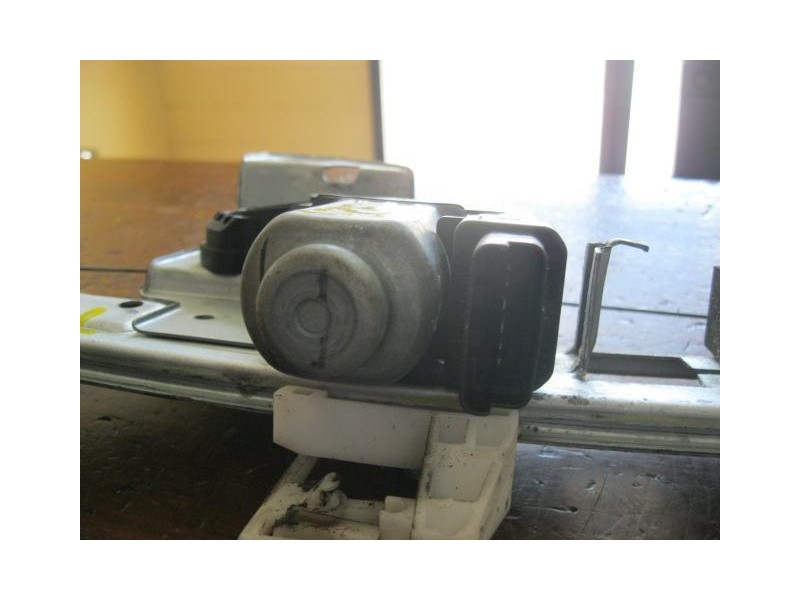 Recambio de elevalunas elec. tra. izq. : renault megane : 1.9td f9q 800 dci(119cv)ranchera 5p [2004] para renault megane 1.9td f