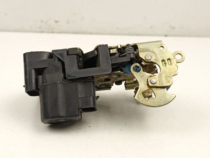 Recambio de cerradura puerta delantera derecha para daewoo lacetti 1.6 cat referencia OEM IAM 96272642  