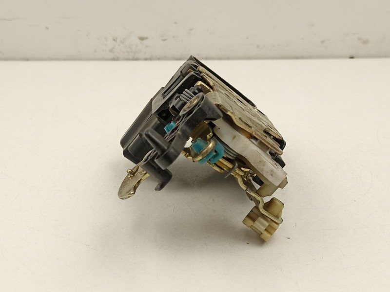 Recambio de cerradura puerta trasera derecha para daewoo lacetti 1.6 cat referencia OEM IAM 96260996  