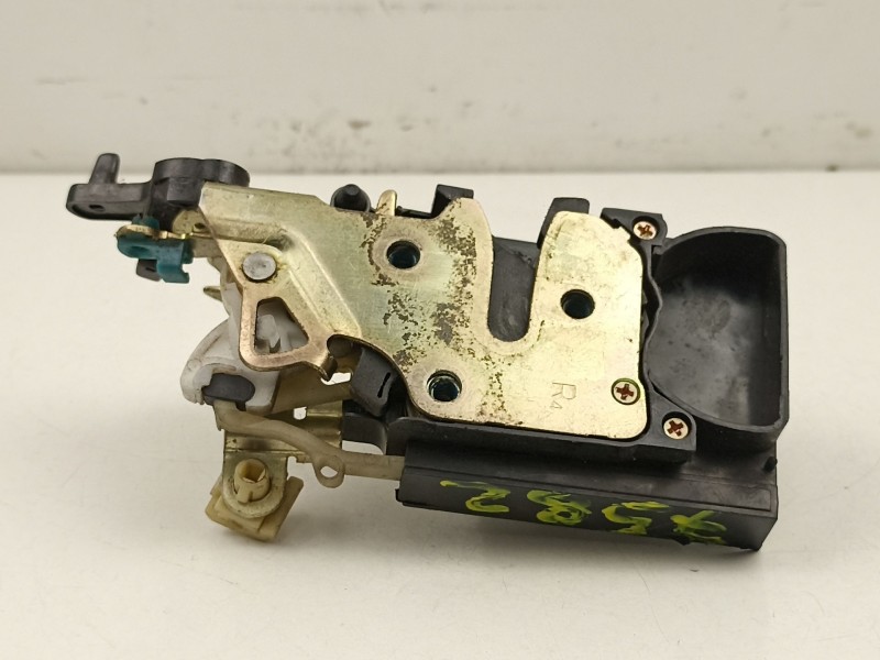 Recambio de cerradura puerta trasera derecha para daewoo lacetti 1.6 cat referencia OEM IAM 96260996  