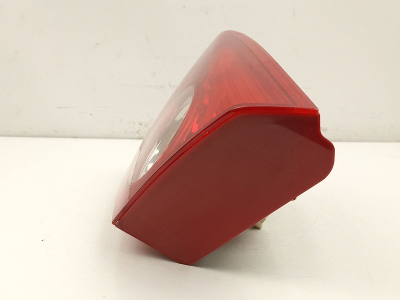 Recambio de piloto porton derecho para daewoo lacetti 1.6 cat referencia OEM IAM 96551217  