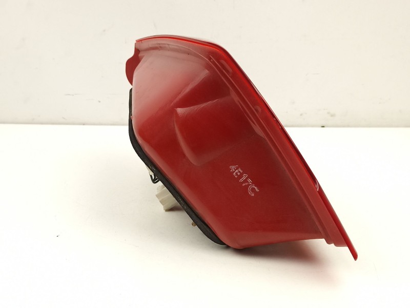 Recambio de piloto porton derecho para daewoo lacetti 1.6 cat referencia OEM IAM 96551217  