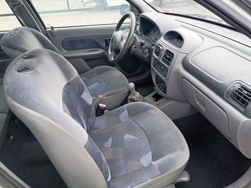 renault clio ii fase i (b/cbo) del año 2000